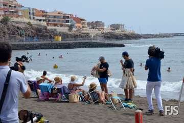 El Ayuntamiento impulsa una nueva campaña de concienciación medioambiental en las playas del municipio (Foto TA)